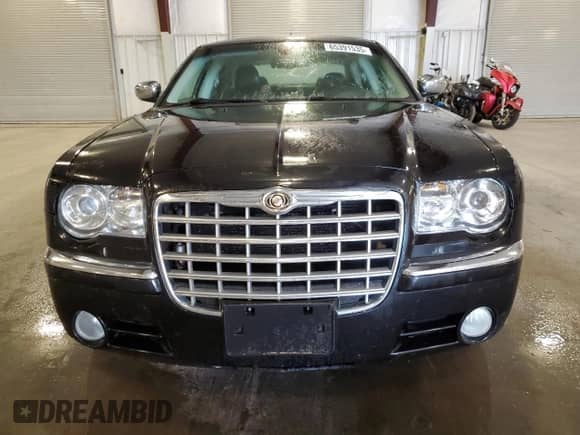 2008 Chrysler 300 C с VIN 2C3LK63H18H270636, выставлен на аукционе Copart как лот 65391535 с пробегом 165 785 миль миль и Списание • Salvage title. История ставок и продаж доступна на DreamBid. Изображение 5.
