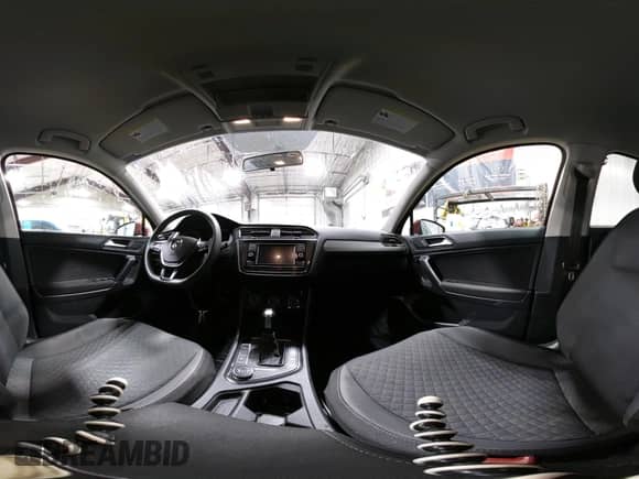 2018 Volkswagen Tiguan S с VIN 3VV0B7AX5JM104191, выставлен на аукционе IAAI как лот 42492503 с пробегом 96 339 миль миль и . История ставок и продаж доступна на DreamBid. Изображение 20.