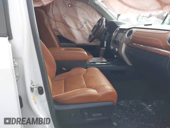 2019 Toyota Tundra SR5 с VIN 5TFAY5F13KX841010, выставлен на аукционе IAAI как лот 41297569 с пробегом 53 169 миль миль и . История ставок и продаж доступна на DreamBid. Изображение 5.
