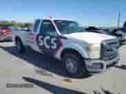 2013 Ford F-250 XL z VIN 1FT7X2A62DEB03759, wystawiony jako Copart lot #84110354 z przebiegiem 242 637 mil mil oraz Szkoda całkowita • Salvage title. Historia ofert i sprzedaży dostępna na DreamBid. Obrazek 4.