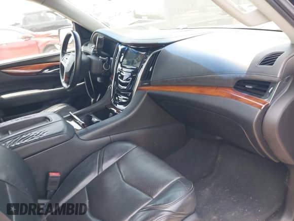 2015 Cadillac Escalade Luxury with VIN 1GYS3BKJ6FR187602, listed as a IAAI auction lot 42648552 with 164,759 mi miles and . Bid and sale history available at DreamBid. Image 5.