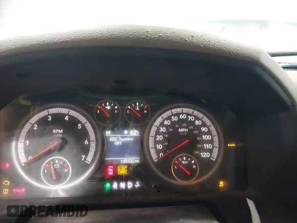 2010 Dodge 1500 TRX z VIN 3D7JV1ET7AG133341, wystawiony jako IAAI lot #43487042 z przebiegiem 148 332 mil mil oraz . Historia ofert i sprzedaży dostępna na DreamBid. Obrazek 7.