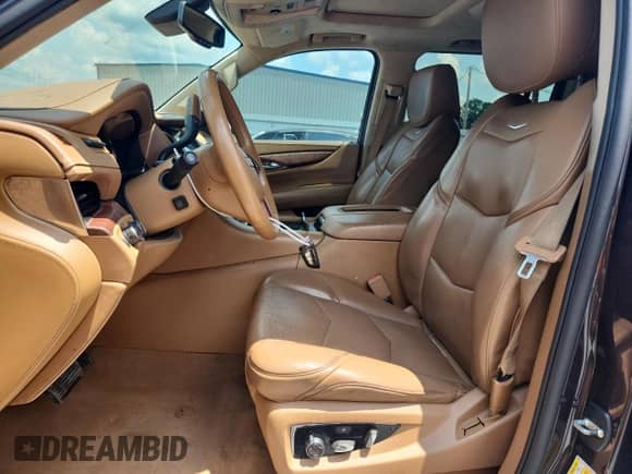 2016 Cadillac Escalade ESV Platinum z VIN 1GYS4KKJ2GR108828, wystawiony jako Copart lot #62887505 z przebiegiem 166 428 mil mil oraz Czysty tytuł • Clean title. Historia ofert i sprzedaży dostępna na DreamBid. Obrazek 7.