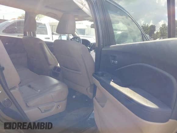 2017 Honda Pilot EX-L z VIN 5FNYF6H59HB091514, wystawiony jako IAAI lot #43083784 z przebiegiem 97 606 mil mil oraz . Historia ofert i sprzedaży dostępna na DreamBid. Obrazek 8.