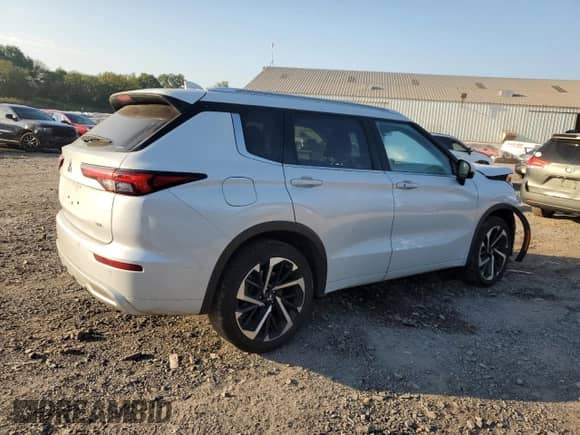 2024 Mitsubishi Outlander SEL с VIN JA4J4WA84RZ023932, выставлен на аукционе Copart как лот 71789095 с пробегом 24 300 миль миль и Списание • Salvage title. История ставок и продаж доступна на DreamBid. Изображение 3.