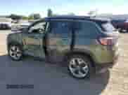 2019 Jeep Compass Limited z VIN 3C4NJDCBXKT840140, wystawiony jako Copart lot #84477385 z przebiegiem 62 340 mil mil oraz Czysty tytuł • Clean title. Historia ofert i sprzedaży dostępna na DreamBid. Obrazek 2.