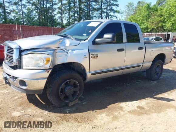 2007 Dodge 2500 SLT с VIN 1D7KS28A07J618148, выставлен на аукционе IAAI как лот 42011851 с пробегом 135 549 миль миль и . История ставок и продаж доступна на DreamBid. Изображение 2.