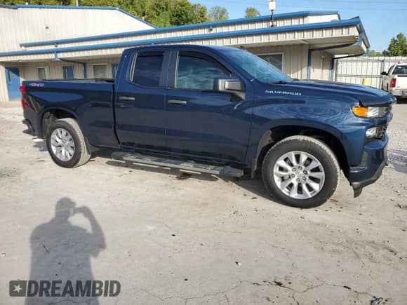 2020 Chevrolet Silverado 1500 Custom with VIN 1GCRYBEH7LZ188218, listed as a Copart auction lot 80005385 with 44,148 mi miles and Salvage title. Bid and sale history available at DreamBid. Image 4.