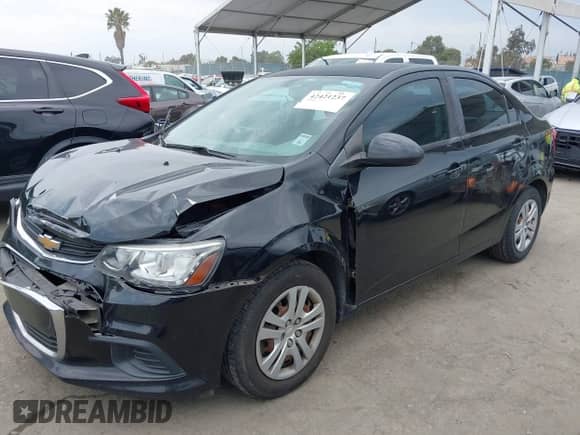 2017 Chevrolet Sonic LS z VIN 1G1JB5SH0H4144580, wystawiony jako IAAI lot #42421237 z przebiegiem 95 014 mil mil oraz . Historia ofert i sprzedaży dostępna na DreamBid. Obrazek 2.