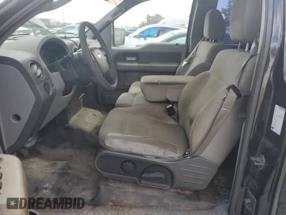 2008 Ford F-150 STX с VIN 1FTRX12W98FC28176, выставлен на аукционе Copart как лот 82239645 с пробегом 251 370 миль миль и Чистый • Clean title. История ставок и продаж доступна на DreamBid. Изображение 7.