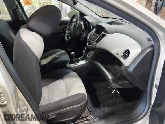 2014 Chevrolet Cruze LS with VIN 1G1PB5SH3E7371069, listed as a IAAI auction lot 43370182 with Not provided miles and . Bid and sale history available at DreamBid. Image 5.