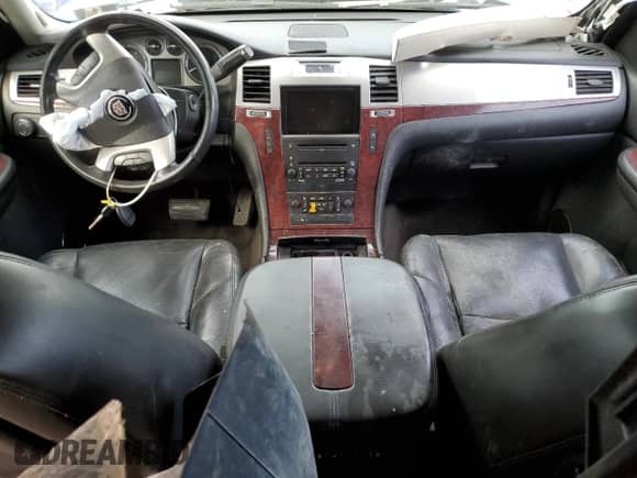 2009 Cadillac Escalade ESV with VIN 1GYFK26269R267347, listed as a Copart auction lot 84268825 with Not provided miles and Salvage title. Bid and sale history available at DreamBid. Image 8.