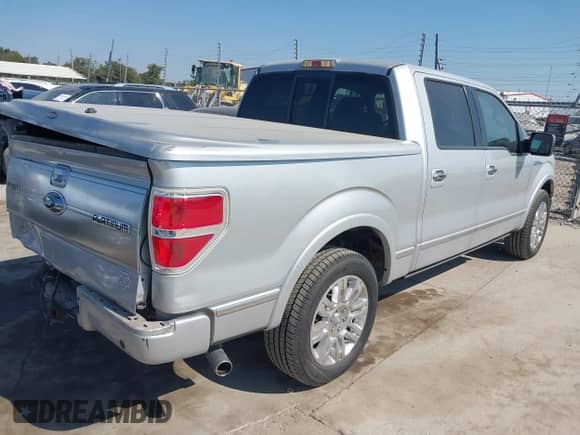 2009 Ford F-150 XL с VIN 1FTPW12V99FB12060, выставлен на аукционе IAAI как лот 43346015 с пробегом 216 622 миль миль и . История ставок и продаж доступна на DreamBid. Изображение 4.