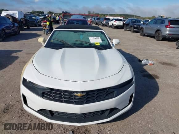 2019 Chevrolet Camaro 1LT z VIN 1G1FB3DS8K0117600, wystawiony jako IAAI lot #41174936 z przebiegiem 110 273 mil mil oraz . Historia ofert i sprzedaży dostępna na DreamBid. Obrazek 11.