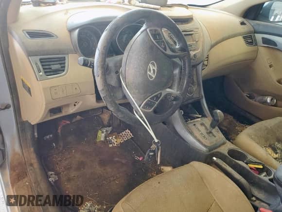 2013 Hyundai Elantra GLS с VIN KMHDH4AE5DU523911, выставлен на аукционе Copart как лот 85196565 с пробегом Не указан миль и Чистый • Clean title. История ставок и продаж доступна на DreamBid. Изображение 8.