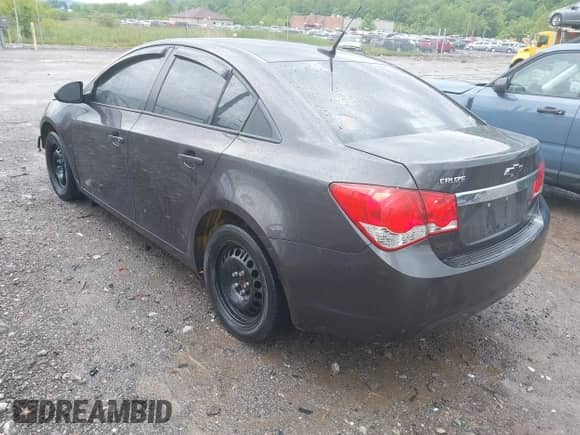 2014 Chevrolet Cruze LS with VIN 1G1PB5SH9E7309367, listed as a IAAI auction lot 42382905 with 210,439 mi miles and . Bid and sale history available at DreamBid. Image 3.