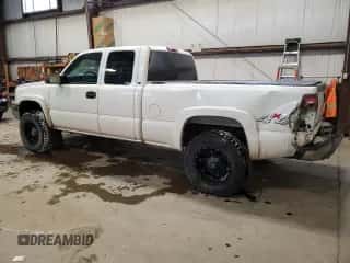 2003 Chevrolet Silverado 2500 LT с VIN 1GCGK29U33Z118974, выставлен на аукционе Copart как лот 84181214 с пробегом 196 649 миль миль и Списание • Salvage title. История ставок и продаж доступна на DreamBid. Изображение 2.