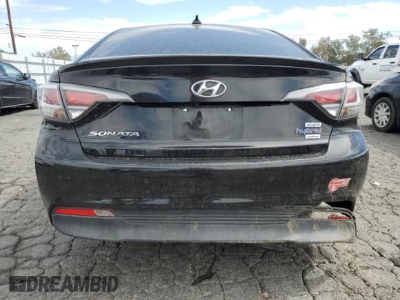 2017 Hyundai Sonata Limited с VIN KMHE54L20HA072698, выставлен на аукционе Copart как лот 82130595 с пробегом 97 881 миль миль и Списание • Salvage title. История ставок и продаж доступна на DreamBid. Изображение 6.