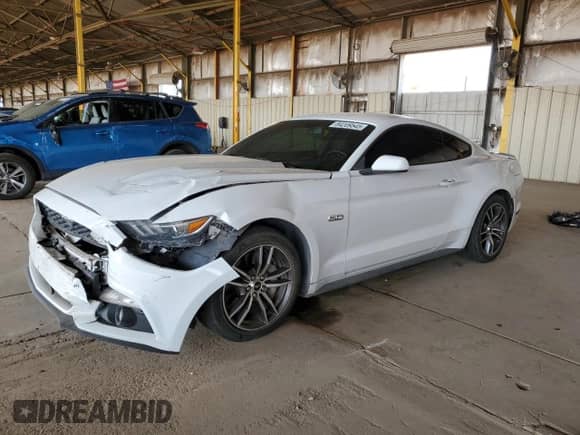 2017 Ford Mustang GT z VIN 1FA6P8CF8H5320031, wystawiony jako Copart lot #84209545 z przebiegiem 71 189 mil mil oraz Szkoda całkowita • Salvage title. Historia ofert i sprzedaży dostępna na DreamBid. Obrazek 1.