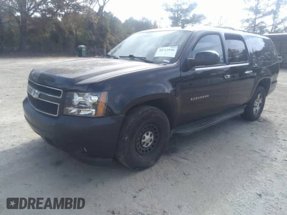 2010 Chevrolet Suburban LT z VIN 1GNUCJE01AR196820, wystawiony jako IAAI lot #40713946 z przebiegiem 234 838 mil mil oraz . Historia ofert i sprzedaży dostępna na DreamBid. Obrazek 17.