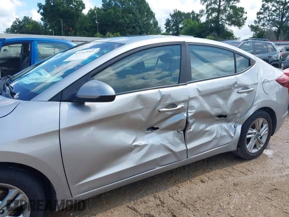 2020 Hyundai Elantra SEL with VIN 5NPD84LFXLH594766, listed as a IAAI auction lot 42712993 with 125,523 mi miles and . Bid and sale history available at DreamBid. Image 6.