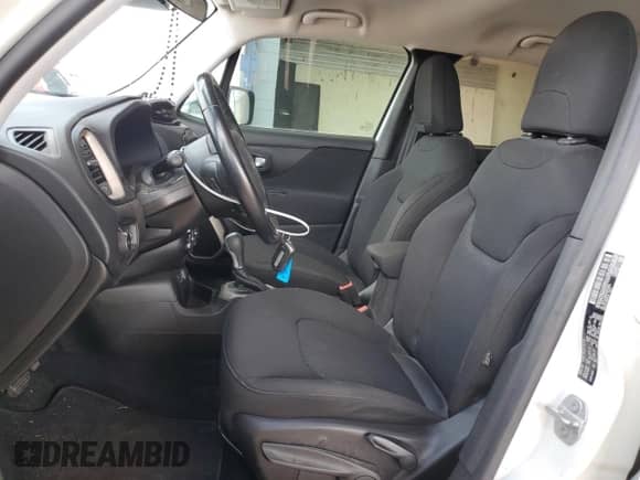 2017 Jeep Renegade Latitude z VIN ZACCJABB5HPF83508, wystawiony jako Copart lot #70333805 z przebiegiem 62 868 mil mil oraz Szkoda całkowita • Salvage title. Historia ofert i sprzedaży dostępna na DreamBid. Obrazek 7.