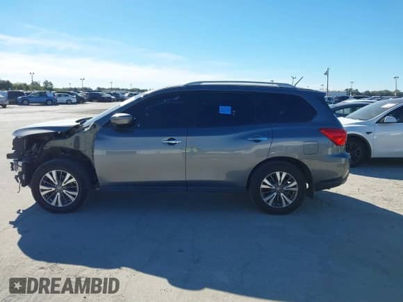 2017 Nissan Pathfinder Platinum z VIN 5N1DR2MM7HC695907, wystawiony jako IAAI lot #40904387 z przebiegiem 97 688 mil mil oraz . Historia ofert i sprzedaży dostępna na DreamBid. Obrazek 14.