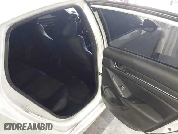 2020 Honda Accord Sport с VIN 1HGCV1F39LA142563, выставлен на аукционе IAAI как лот 42012305 с пробегом 89 770 миль миль и . История ставок и продаж доступна на DreamBid. Изображение 8.