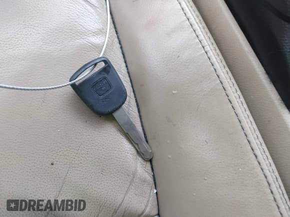 2012 Honda Accord SE z VIN 1HGCP2F62CA235693, wystawiony jako IAAI lot #41956135 z przebiegiem 230 249 mil mil oraz . Historia ofert i sprzedaży dostępna na DreamBid. Obrazek 11.