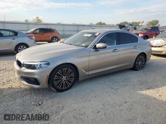 2018 BMW 5 Series 540i с VIN WBAJE5C54JWA97891, выставлен на аукционе Copart как лот 86700755 с пробегом Не указан миль и Чистый • Clean title. История ставок и продаж доступна на DreamBid. Изображение 1.