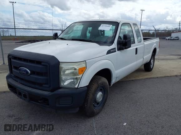 2013 Ford F-250 XL z VIN 1FT7X2A62DEA09882, wystawiony jako IAAI lot #41759945 z przebiegiem 56 894 mil mil oraz . Historia ofert i sprzedaży dostępna na DreamBid. Obrazek 21.