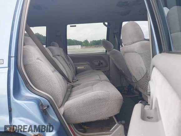 1996 Chevrolet Tahoe with VIN 1GNEK13RXTJ303244, listed as a IAAI auction lot 42521338 with 224,537 mi miles and . Bid and sale history available at DreamBid. Image 8.