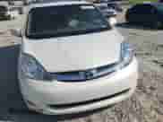 2010 Toyota Sienna XLE Limited с VIN 5TDYK4CC5AS300190, выставлен на аукционе Copart как лот 81425525 с пробегом 184 712 миль миль и Списание • Salvage title. История ставок и продаж доступна на DreamBid. Изображение 13.