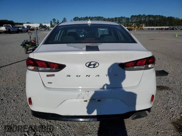 2018 Hyundai Sonata SE with VIN 5NPE24AF1JH728697, listed as a Copart auction lot 87377615 with 240,391 mi miles and Clean title. Bid and sale history available at DreamBid. Image 6.