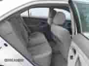 2007 Toyota Camry LE z VIN 4T1BE46K47U675780, wystawiony jako IAAI lot #43411579 z przebiegiem 178 125 mil mil oraz . Historia ofert i sprzedaży dostępna na DreamBid. Obrazek 8.