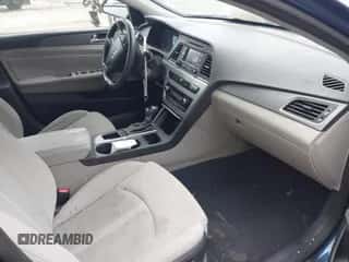 2015 Hyundai Sonata SE with VIN 5NPE24AF2FH186369, listed as a IAAI auction lot 43526146 with 68,494 mi miles and . Bid and sale history available at DreamBid. Image 5.