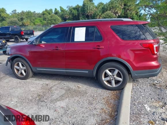 2018 Ford Explorer XLT with VIN 1FM5K7D85JGB85143, listed as a IAAI auction lot 43268657 with 97,538 mi miles and . Bid and sale history available at DreamBid. Image 15.