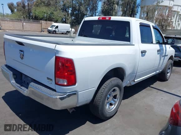 2011 Ram 1500 ST с VIN 1D7RB1CP6BS615777, выставлен на аукционе IAAI как лот 42261118 с пробегом 121 349 миль миль и . История ставок и продаж доступна на DreamBid. Изображение 4.
