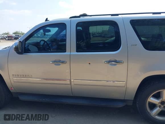 2012 Chevrolet Suburban LTZ с VIN 1GNSCKE08CR245530, выставлен на аукционе IAAI как лот 43255532 с пробегом 214 704 миль миль и . История ставок и продаж доступна на DreamBid. Изображение 14.