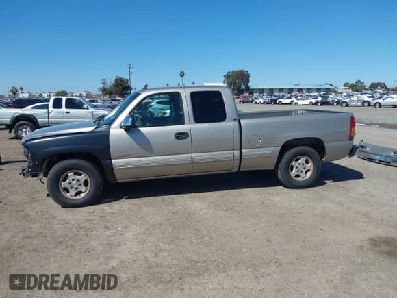2002 Chevrolet Silverado 1500 LS with VIN 2GCEC19TX21415253, listed as a IAAI auction lot 41788212 with 146,312 mi miles and . Bid and sale history available at DreamBid. Image 15.