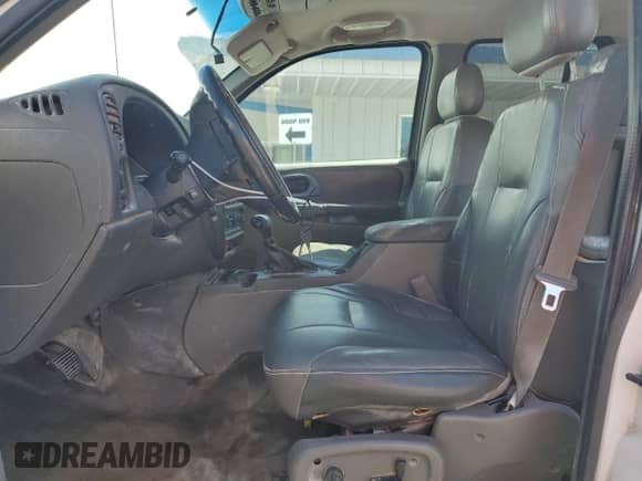 2004 Chevrolet TrailBlazer LS with VIN 1GNDS13S542206799, listed as a Copart auction lot 84612095 with 174,913 mi miles and Clean title. Bid and sale history available at DreamBid. Image 7.
