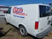 1999 Chevrolet Astro Cargo z VIN 1GCDL19W0XB194923, wystawiony jako IAAI lot #42896970 z przebiegiem 282 772 mil mil oraz . Historia ofert i sprzedaży dostępna na DreamBid. Obrazek 3.
