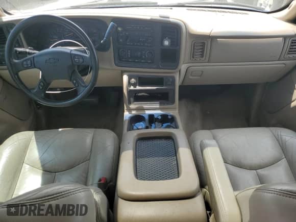 2004 Chevrolet Suburban Z71 z VIN 3GNFK16Z64G192680, wystawiony jako Copart lot #61757455 z przebiegiem 257 517 mil mil oraz Szkoda całkowita • Salvage title. Historia ofert i sprzedaży dostępna na DreamBid. Obrazek 8.