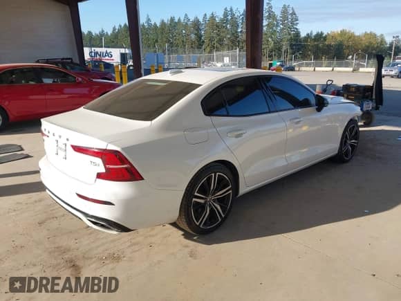 2020 Volvo S60 R-Design с VIN 7JR102FM8LG073060, выставлен на аукционе IAAI как лот 43311572 с пробегом 119 631 миль миль и . История ставок и продаж доступна на DreamBid. Изображение 4.