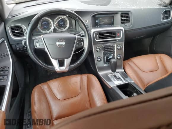 2012 Volvo S60 T6 with VIN YV1902FH8C2024792, listed as a Copart auction lot 43811995 with 189,057 mi miles and Salvage title. Bid and sale history available at DreamBid. Image 8.