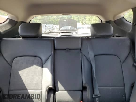 2016 Hyundai Santa Fe с VIN 5XYZU3LA3GG372745, выставлен на аукционе Copart как лот 68758245 с пробегом 105 216 миль миль и На запчасти • Non repairable. История ставок и продаж доступна на DreamBid. Изображение 10.