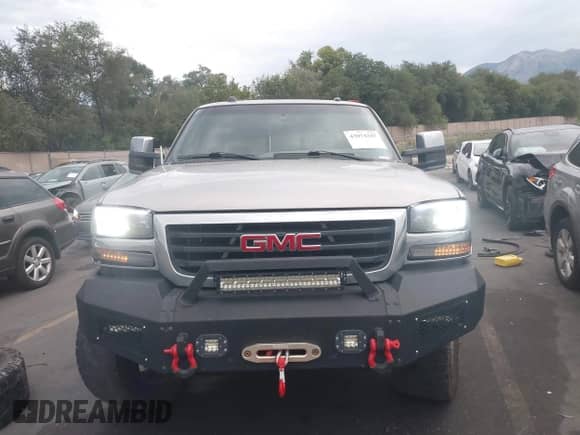 2005 GMC Sierra 1500 SLE with VIN 2GTEK13T351153480, listed as a IAAI auction lot 43074347 with 253,837 mi miles and . Bid and sale history available at DreamBid. Image 11.