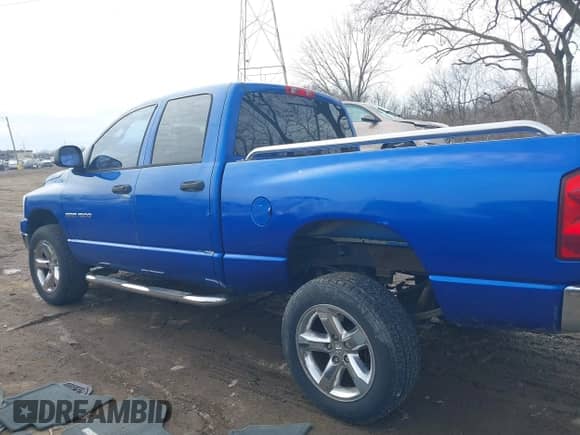 2007 Dodge 1500 SLT z VIN 1D7HU18P47S191361, wystawiony jako IAAI lot #41582937 z przebiegiem 149 670 mil mil oraz . Historia ofert i sprzedaży dostępna na DreamBid. Obrazek 14.