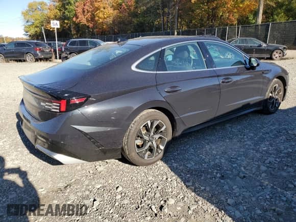 2025 Hyundai Sonata SEL with VIN KMHL64JA8SA432564, listed as a Copart auction lot 89671725 with 17,965 mi miles and Clean title. Bid and sale history available at DreamBid. Image 3.