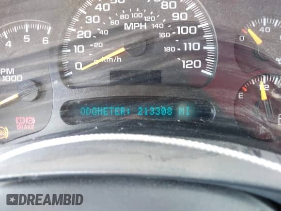 2005 GMC Sierra 1500 Work Truck z VIN 1GTEC14XX5Z187194, wystawiony jako IAAI lot #42644156 z przebiegiem 213 308 mil mil oraz . Historia ofert i sprzedaży dostępna na DreamBid. Obrazek 14.
